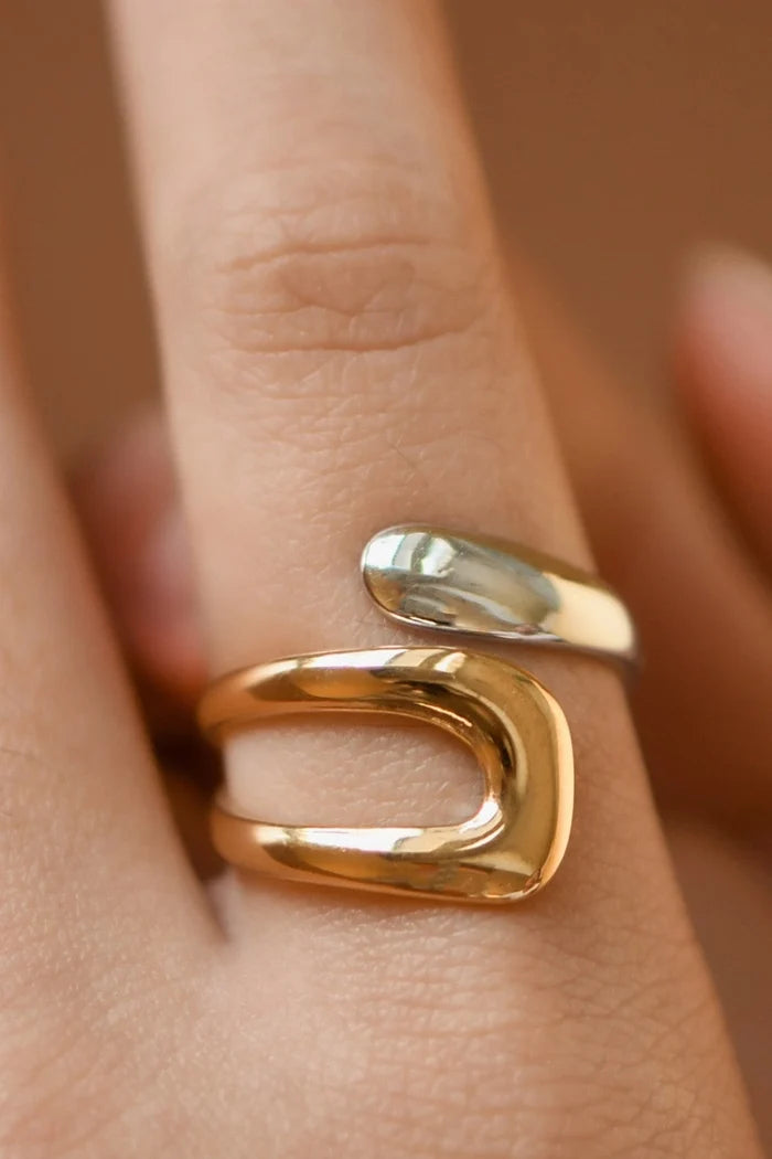 The Kelly Ring