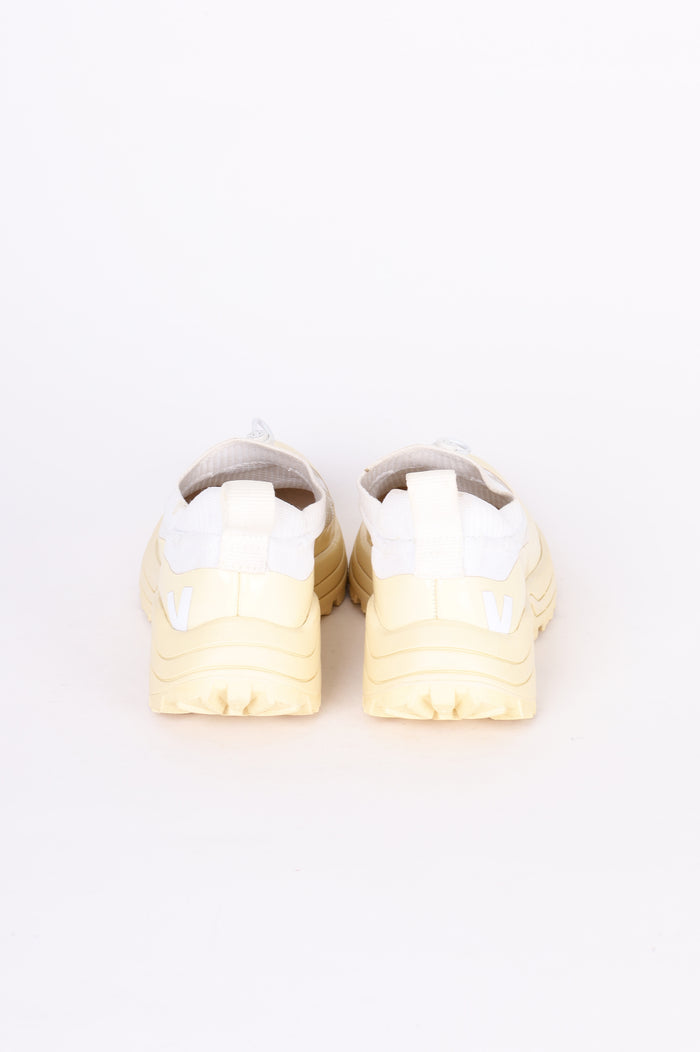 Veja Womens Cream Sneakers Size EU 37