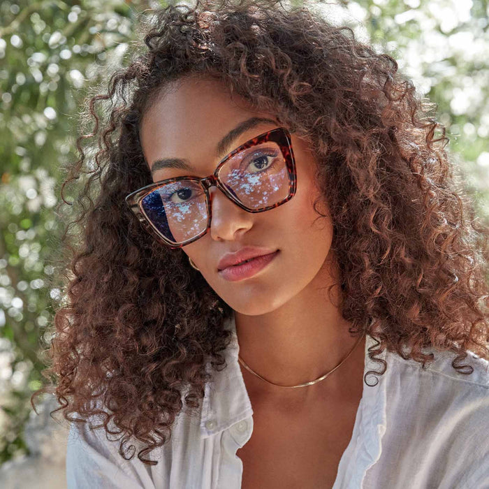 female wearing becky iv glasses
