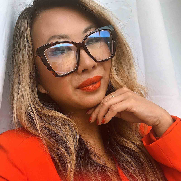 female wearing becky iv glasses