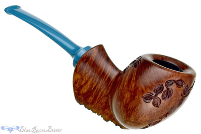 Blue Room Briars is proud to present this C Kent Joyce Pipe Spot Carved Egg with Plateau