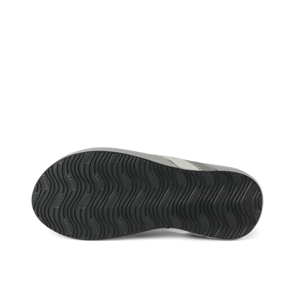 Cushion Phantom 2.0 men's shoe outsole facing up, showcasing durable grip with surf-inspired comfort features.