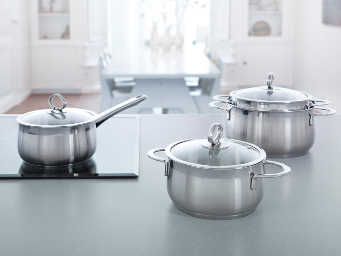 Excellent pannenset 4-delig zilver, in keuken