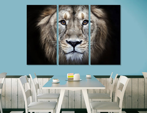 Good lion Canvas Print #8092