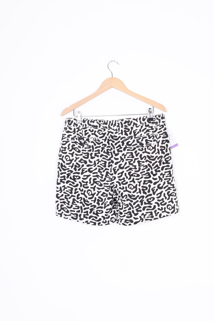 I Am Not A Human Bei Mens White Shorts Size W 30
