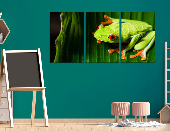 Lime Frog Canvas Print #8141
