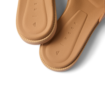 Close-up of the top of Sunny Emma sandals in natural textile, showing soft-rebound cushioning and anatomical arch support.