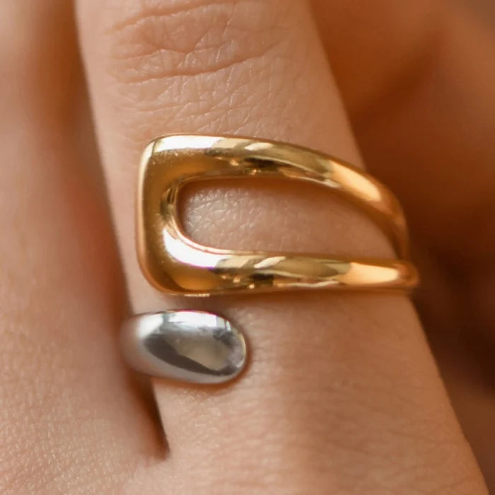 The Kelly Ring