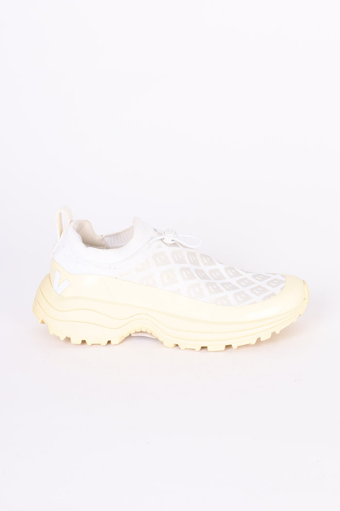 Veja Womens Cream Sneakers Size EU 37