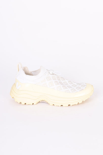 Veja Womens Cream Sneakers Size EU 37