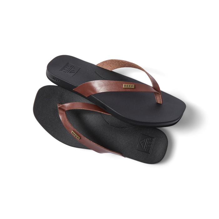 Vista Lune women's sandals facing right, close-up of top and sole, brown straps, black footbed, comfort beach footwear.